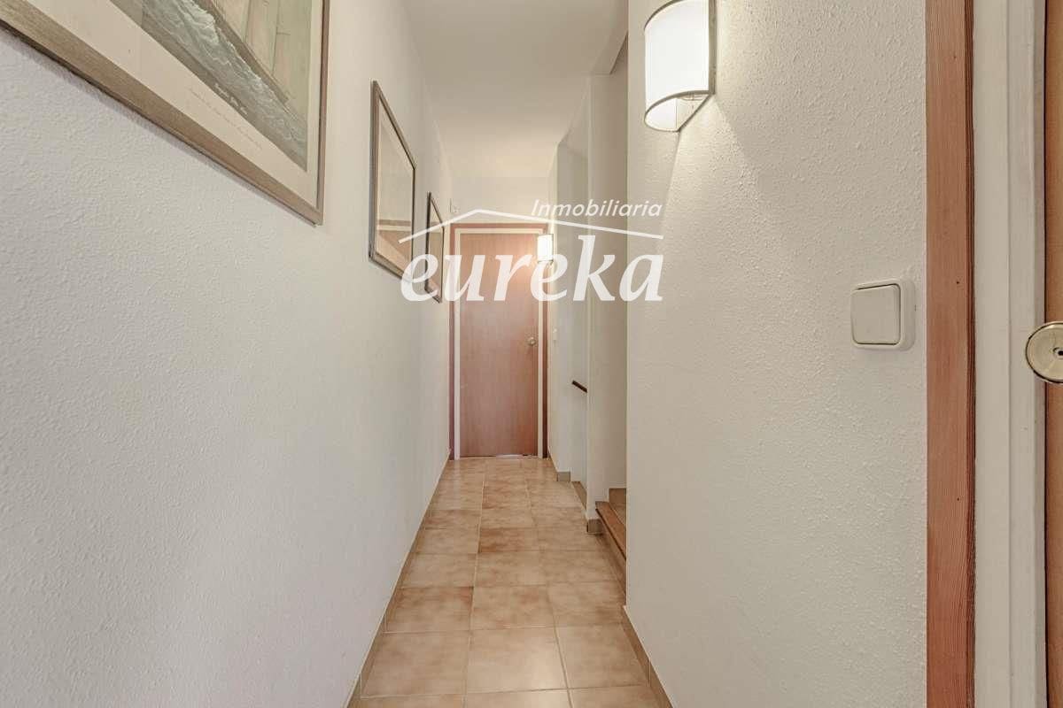 4 bedroom Villa for sale in Santa Margarida with garage - € 595,000 (Ref: 9733653)