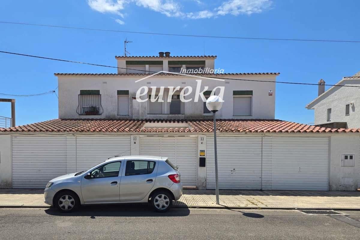 4 bedroom Villa for sale in Santa Margarida with garage - € 595,000 (Ref: 9733653)