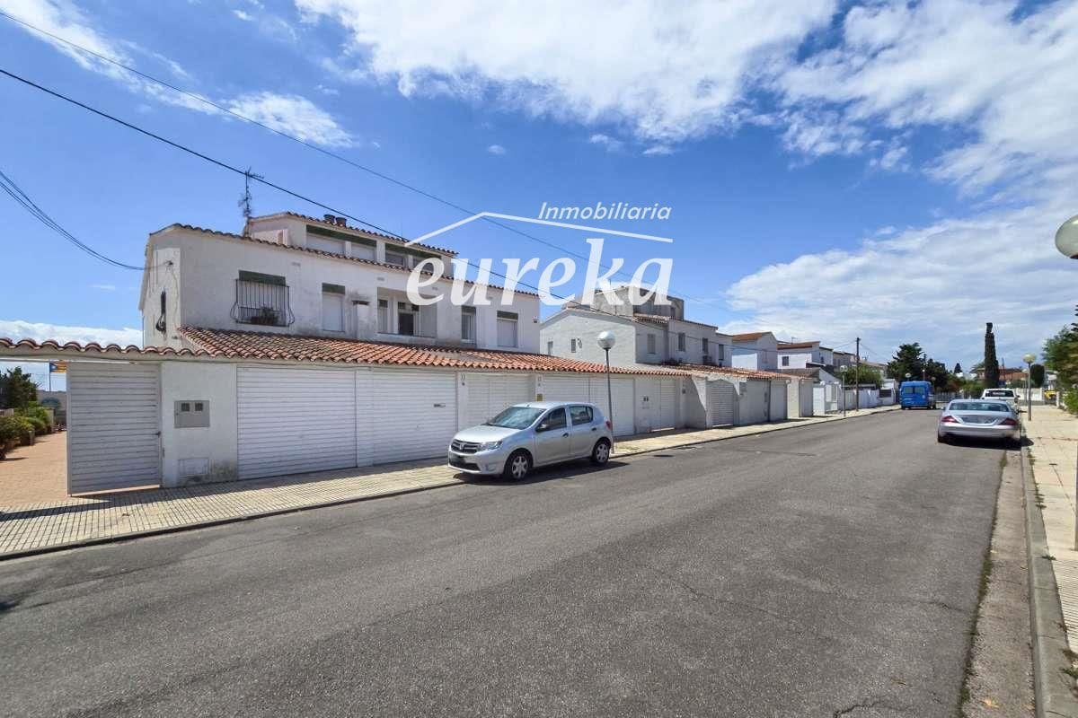 4 bedroom Villa for sale in Santa Margarida with garage - € 595,000 (Ref: 9733653)